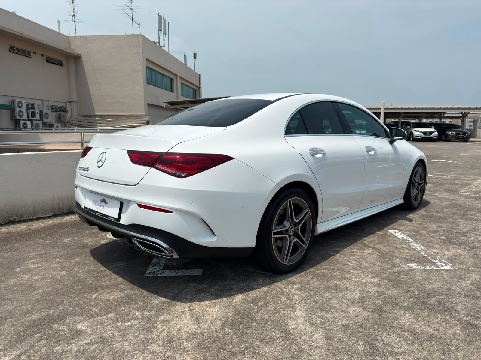 Mercedes-Benz CLA180 Coupe AMG Line photo 2